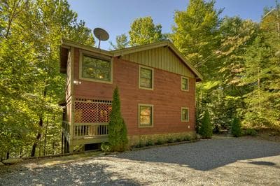 Thunder Falls - Cabin Perched Over 10ft Waterfalls