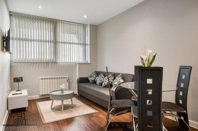 Cosy 1-Bed by Heathrow Airport