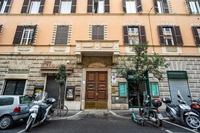 Casa Alessandria piazza fiume