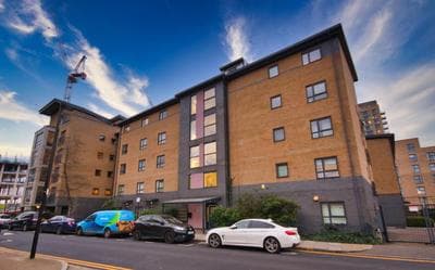 BAI Amazing 5 Sleeper Flat in London Zone 2