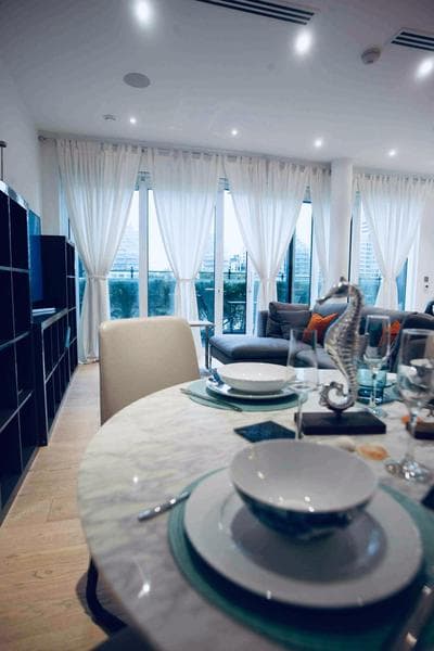 Thames riverside apartment in London