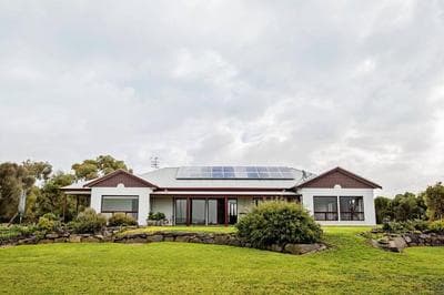 Sea Breeze - Spacious home with lovely ocean views