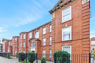 Near Canada Water, 2 Beds, Families, Overground