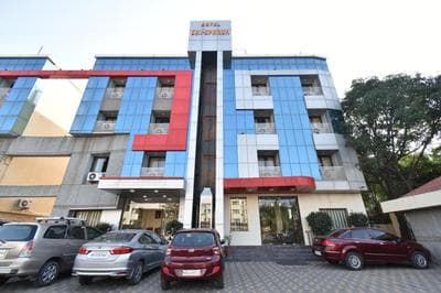 Hotel Sai Sparsh-150 meters from Saibaba temple