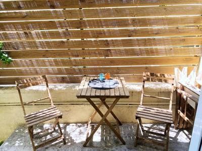 Cute full apt w/backyard in Paleo Faliro