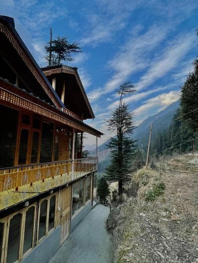 THE OFFBEAT CHALET