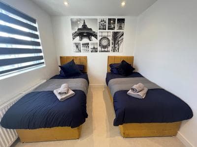 Star London Station Road 3-Bed Haven