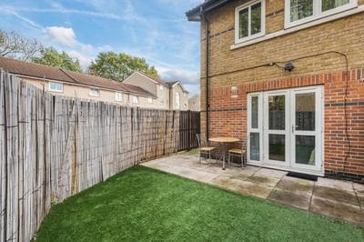 Spacious 4 bed house near Greenwich