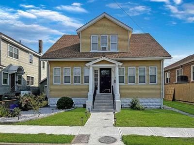 Modern Full Home Near Casinos off street parking