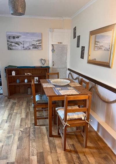 Harbour View Ground Floor Flat with Private Parking, only 5 Mins walk to harbour