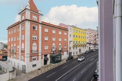 Magnificent 4BDR Apartment in Lisbon by LovelyStay