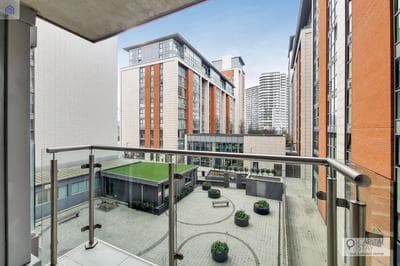 Fully Serviced Two Bed Apartment by ExCeL & O2