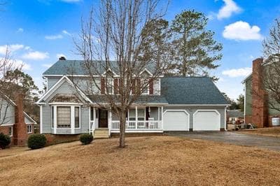 Spacious 4B/3b Home in Fayettville, Big backyard!