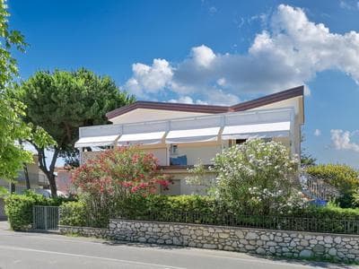 Sea Holidays Apartment