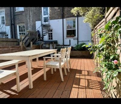 Fab location 2 bedroom garden flat camden