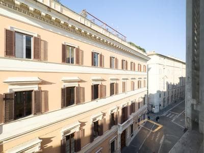 Spanish Steps Charming Apartment