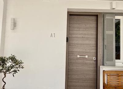 Flight Apartments Airport by Airstay