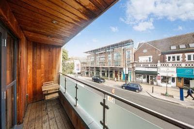 Pleasing 2bed flat 10min to Wimbledon tennis court