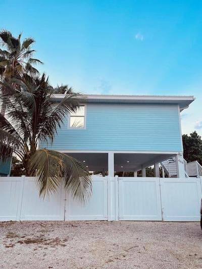 Casa Blue Flamingo - In the Florida Keys - minutes from the beach