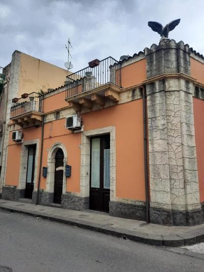 Casa sotto l'Etna