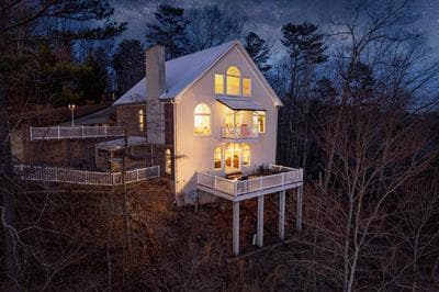 MAJESTIC MOUNTAIN MANOR- Spectacular Mtn & River VIEWS, 5bed 4ba,Resort amenities