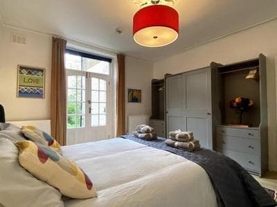Spacious 2 Bedroom Apartment in Maida Vale
