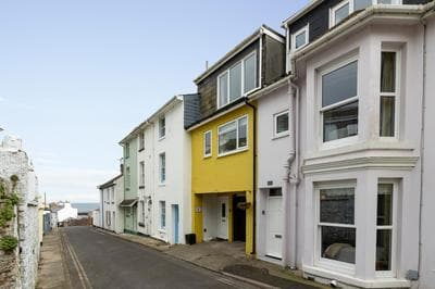 Polly's Place, Harbour Area, Sea Views & Terrace