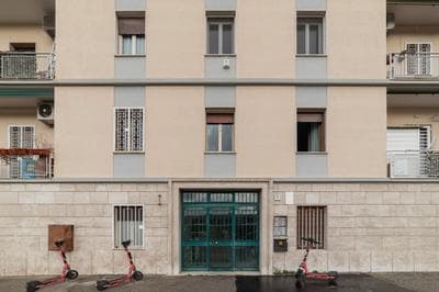 GuestHost - Sunny Apartment Piramide