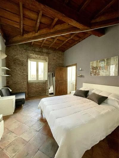 Navona Fox House 2