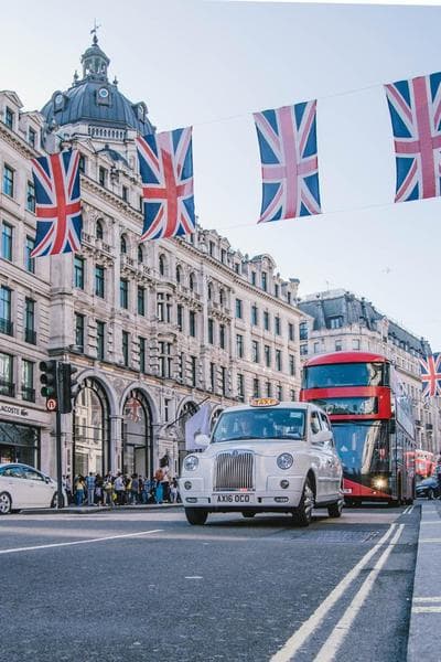 2 Bed 2 Bath Apartment Off Regent Street