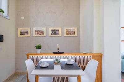 GuestHost - Seaview Modern Apartment with Balcony