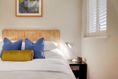 VY6 - Stylish Loft-Style 1-Bed Near Borough Market - by Short Stories London