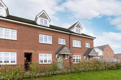 Kirkstall by Alt-Stay Contractor Accommodation - 4 Bed Contractor Home With Parking, Wi-Fi & Full Kitchen - Ideal For Long stays