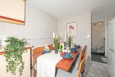 Xtra Large 4 Bedroom House with Heating Sleeps 14 Near Station and ExCeL