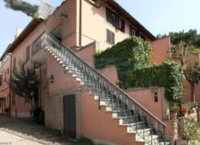 Charming Apartment with Garden, Parking & Metro