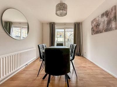 Newly Refurbished 3 Bed House Near London o2 Arena
