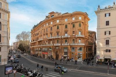 Largo Arenula Suites