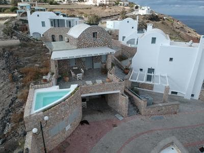 Black Gem Villa - Private Heated Jacuzzi & Caldera View