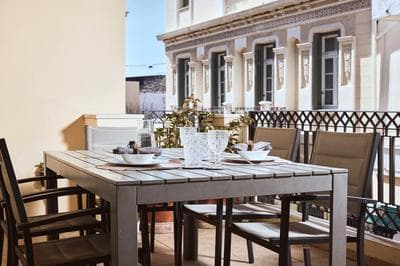 Plaka's Villa with Breathtaking Acropolis view