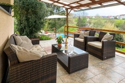 WEINQUARTIER Kalter Hügel 70 qm Garten Lagerfeuer Pool Terrasse Parkplatz