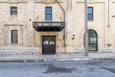 Spacious Luxury 2BR Apt Near Fiserv with Parking