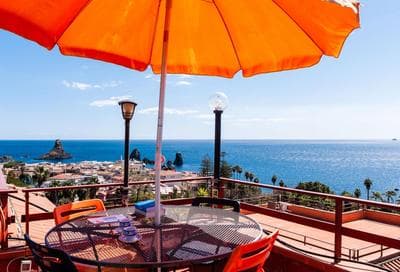 Alice Apartment with Terrace by Wonderful Italy