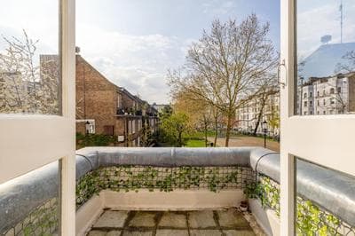 Stylish & Spacious Notting Hill Loft