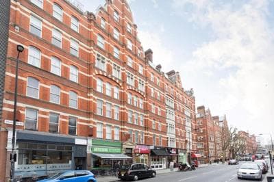 Spacious Central London 2 Bedroom Mansion Block Apartment