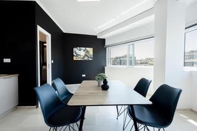 Hip And Fun Apt A