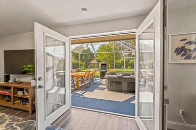 Oversized 4bed + Converted Bedroom, HEATED Pool + Hot Tub
