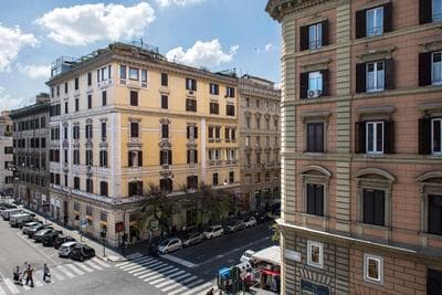 "Elegant 4BR Apartment in Historic Palazzo Vatican Steps"