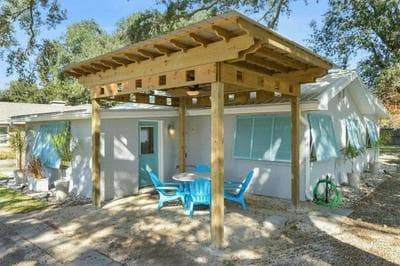 Beautiful Beach House 2 Minute Walk to Sandy Beaches Quiet Area