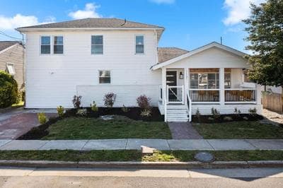 Stylishly Renovated 5-Bedroom Home in AC - Perfect for Groups and Families
