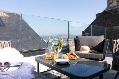 The Sail Loft Suite - Sea View - Private patio